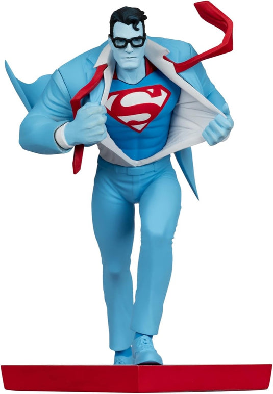 Superman by Clayton Henry (Superman Red and Blue) 1:10 Scale Resin Statue Limited Edition